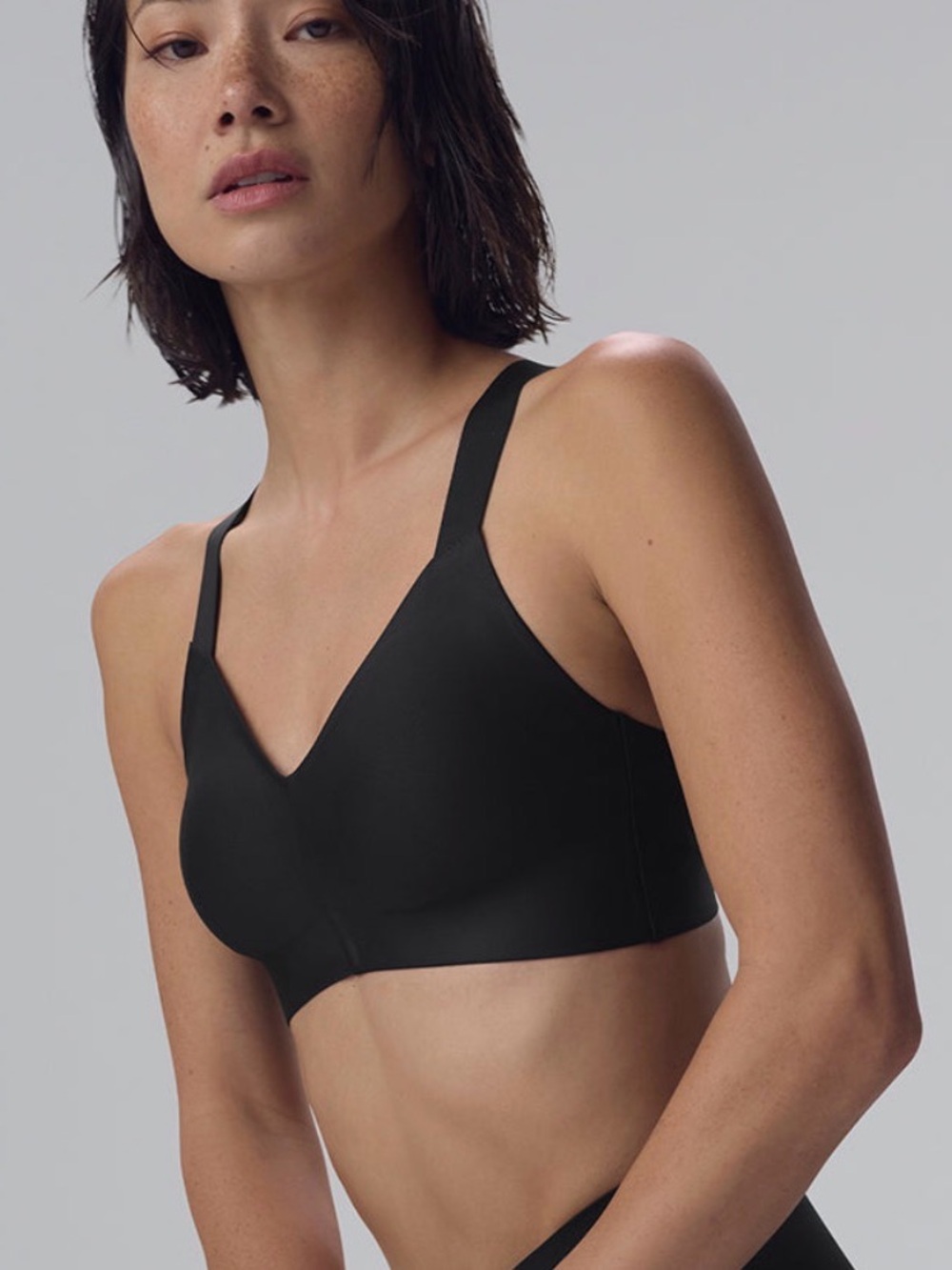 ALO AIRLIFT Strength bra NWT black MED sports fitness (FIT055)